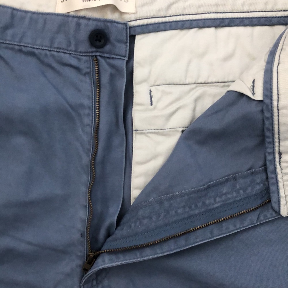 Gray flat front shorts size 38 - Picture 2 of 4